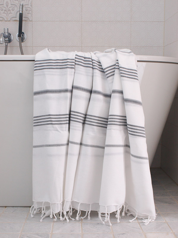 hammam towel white/dark grey